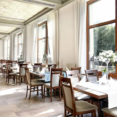 ホテル Aubrecht Country