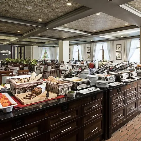 فندق Aubrecht Country 4*