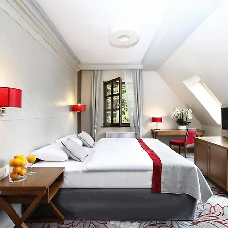 فندق Aubrecht Country 4*